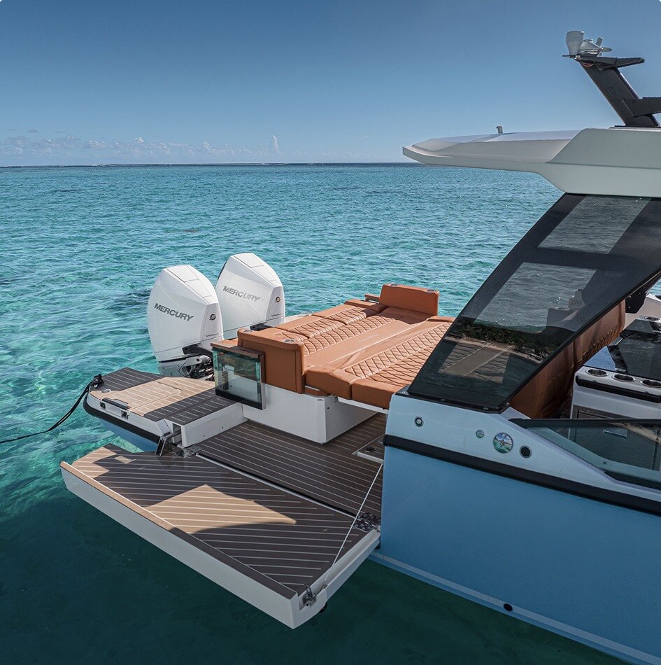 TRANSFORMABLE COCKPIT SEATING